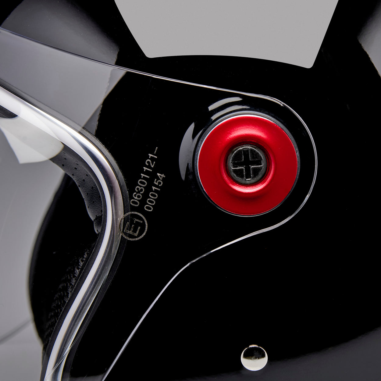 Tahoe Hardware Kit - Black Screw / Red Baseplate