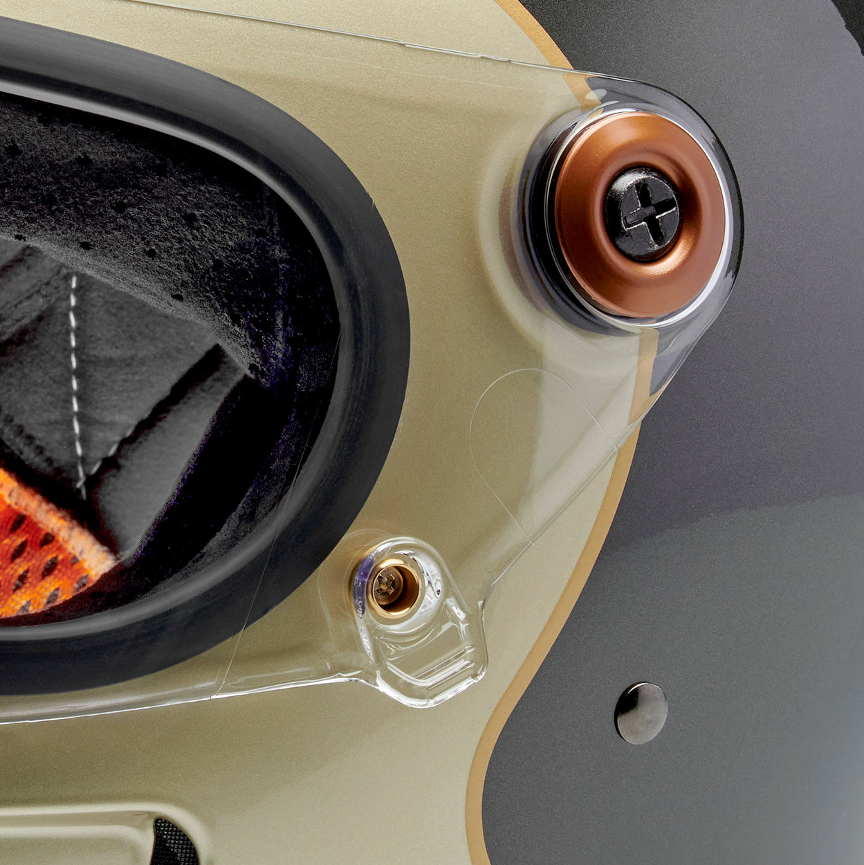 Gringo SV Helmet - Metallic Champagne / Charcoal Tracker