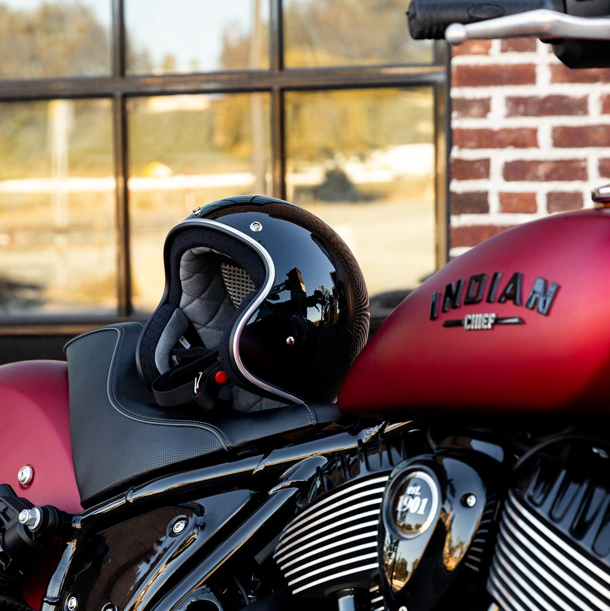 Bonanza Helmet - Gloss Black