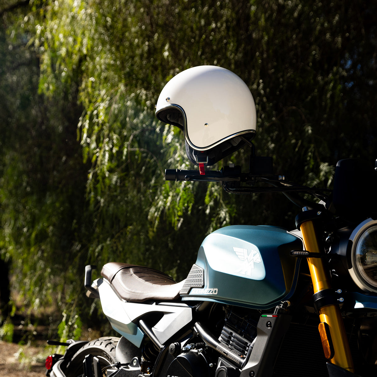 Bonanza Helmet - Gloss White