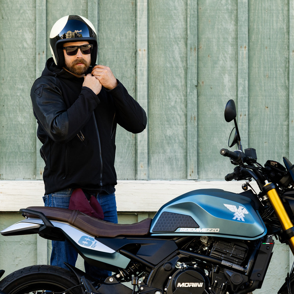 CLOSEOUT Bonanza Helmet - Scallop Gloss Vintage White / Gloss Black - SIZE X-SMALL ONLY