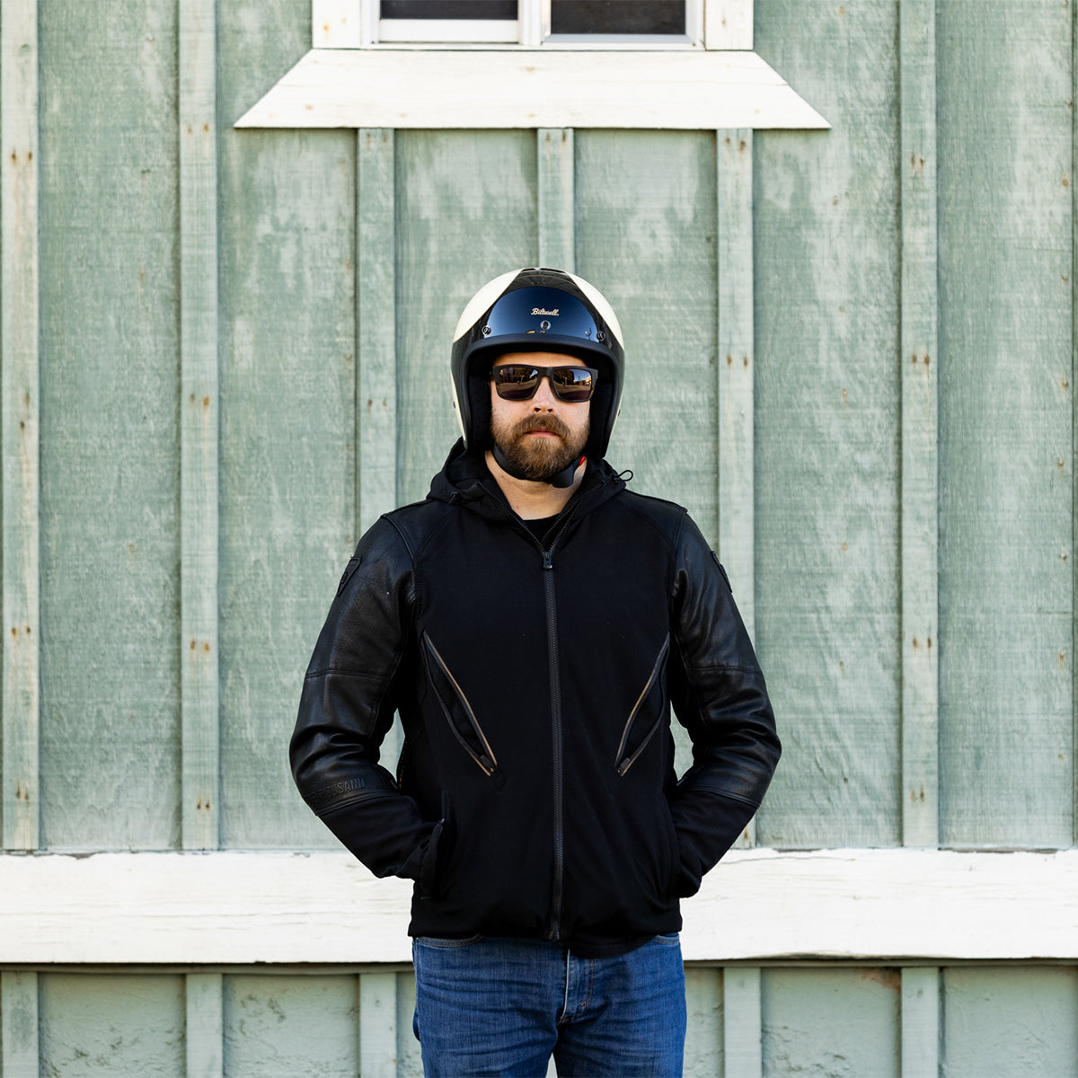 CLOSEOUT Bonanza Helmet - Scallop Gloss Vintage White / Gloss Black - SIZE X-SMALL ONLY