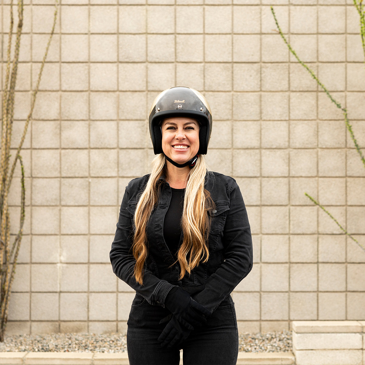 Bonanza Helmet - Metallic Charcoal / Champagne Scallop