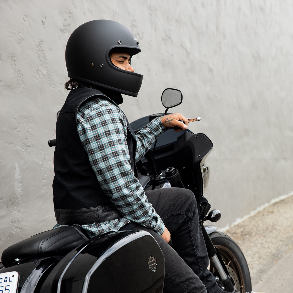 CLOSEOUT Gringo Helmet - Flat Black ECE R22.06