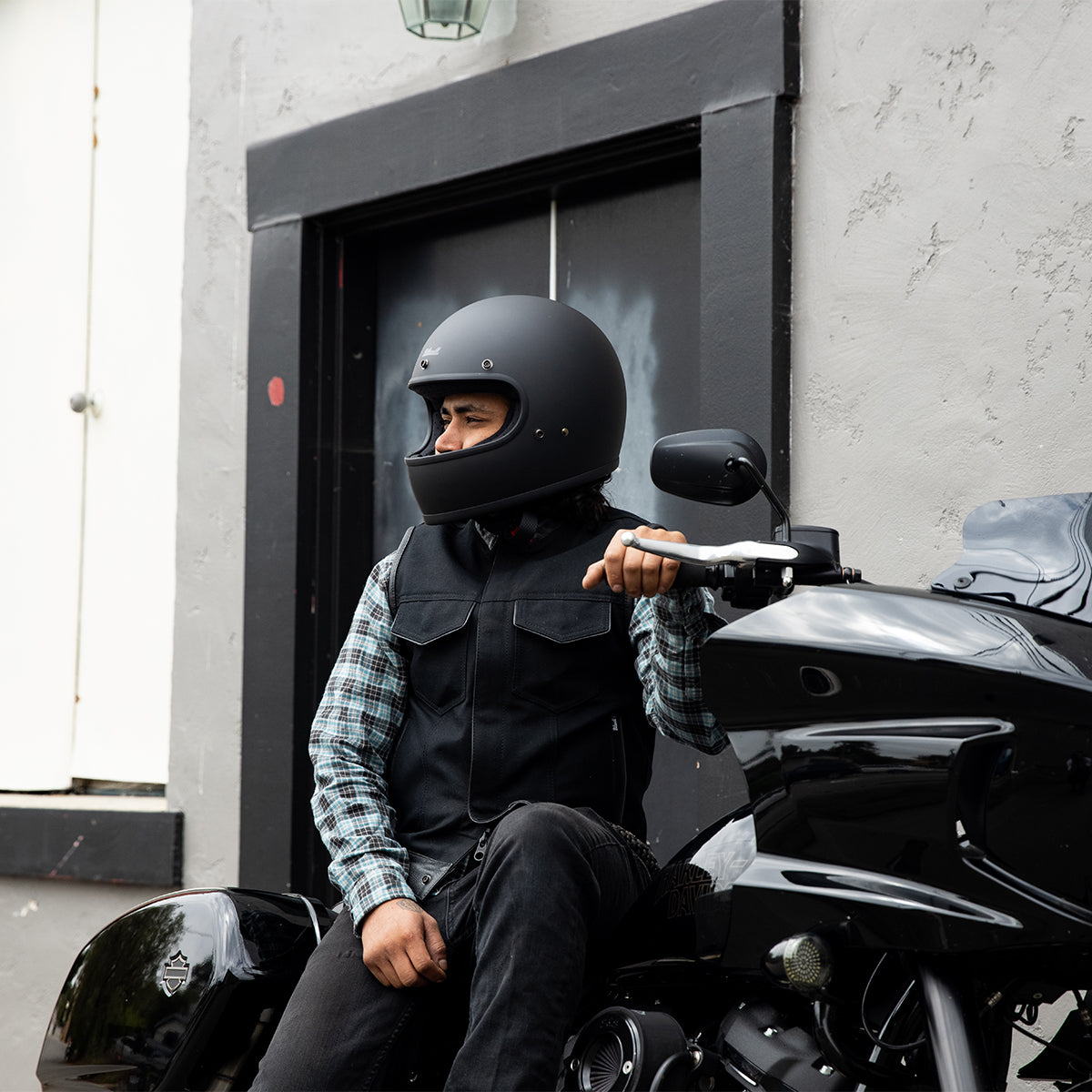 CLOSEOUT Gringo Helmet - Flat Black ECE R22.06