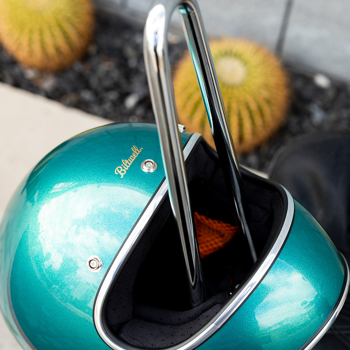 Gringo Helmet - Metallic Catalina