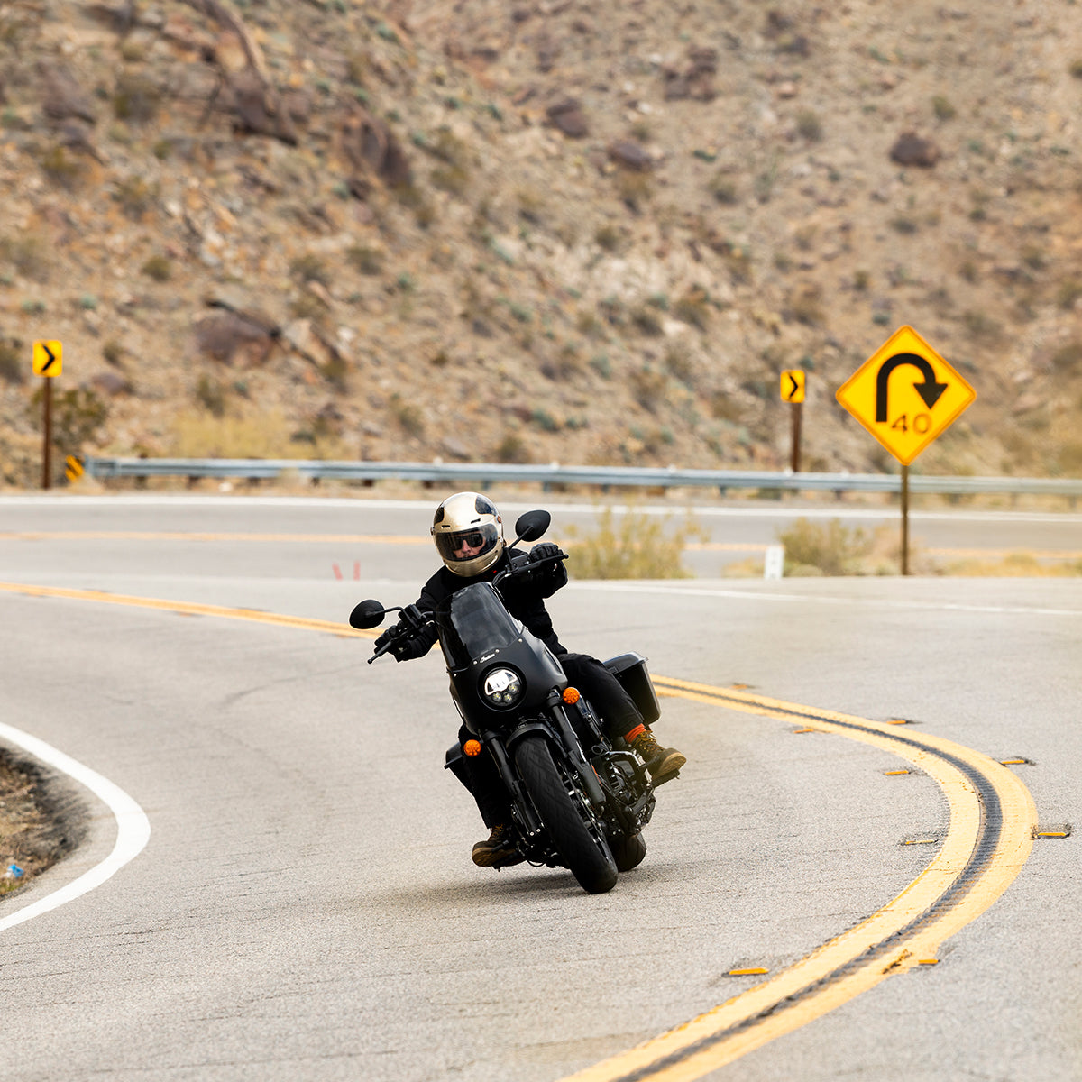 Gringo SV Helmet - Metallic Champagne / Charcoal Tracker