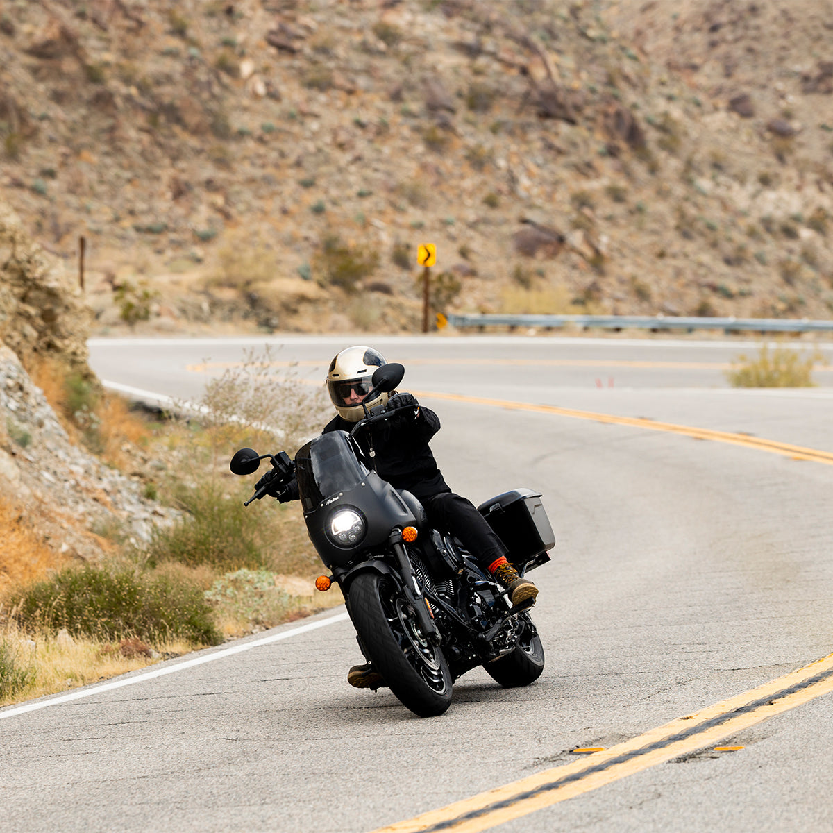 Gringo SV Helmet - Metallic Champagne / Charcoal Tracker