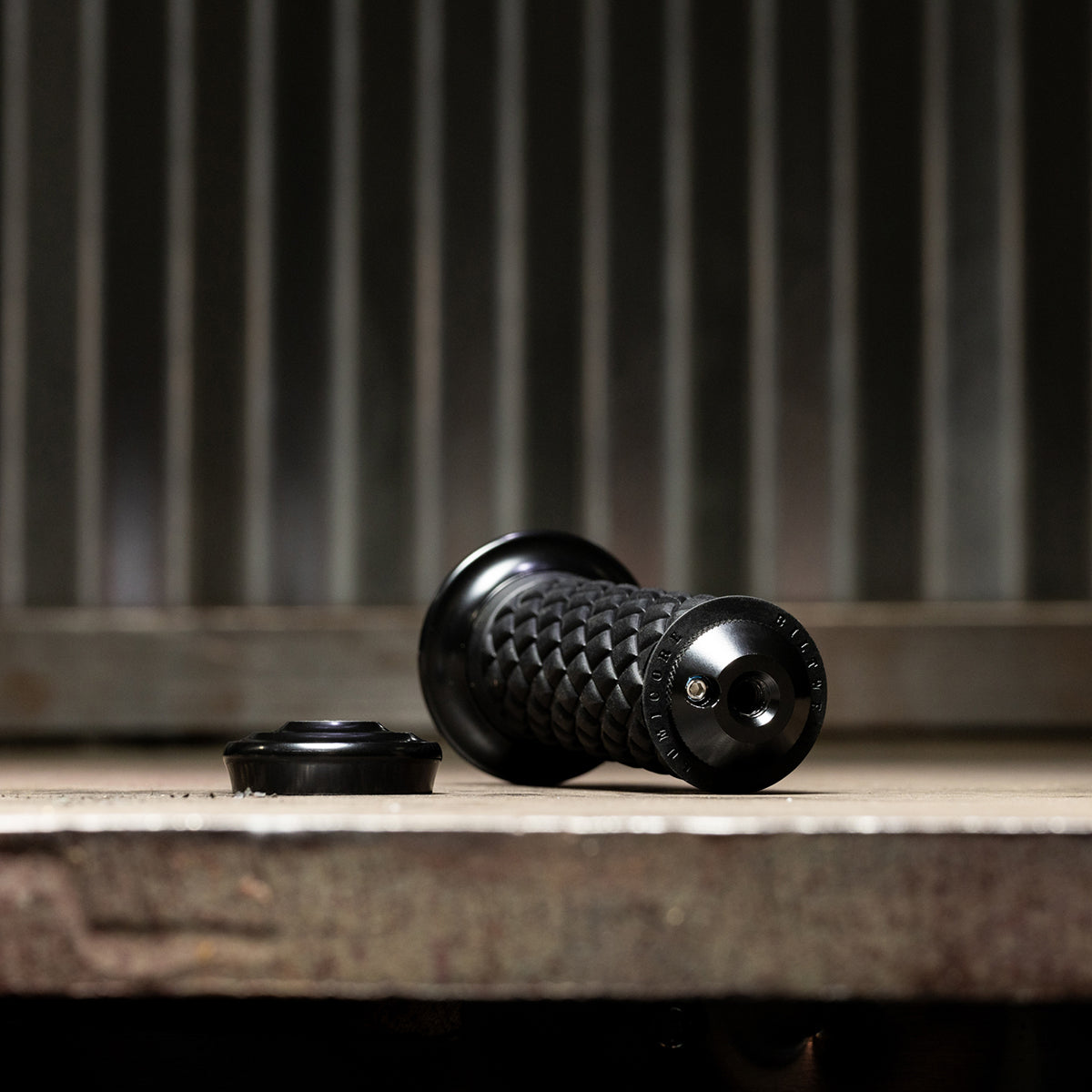 1" AlumiCore TBW Grips For H-D Bars With Internal Vibe Isolator on Clutch Side - Black Electroplate