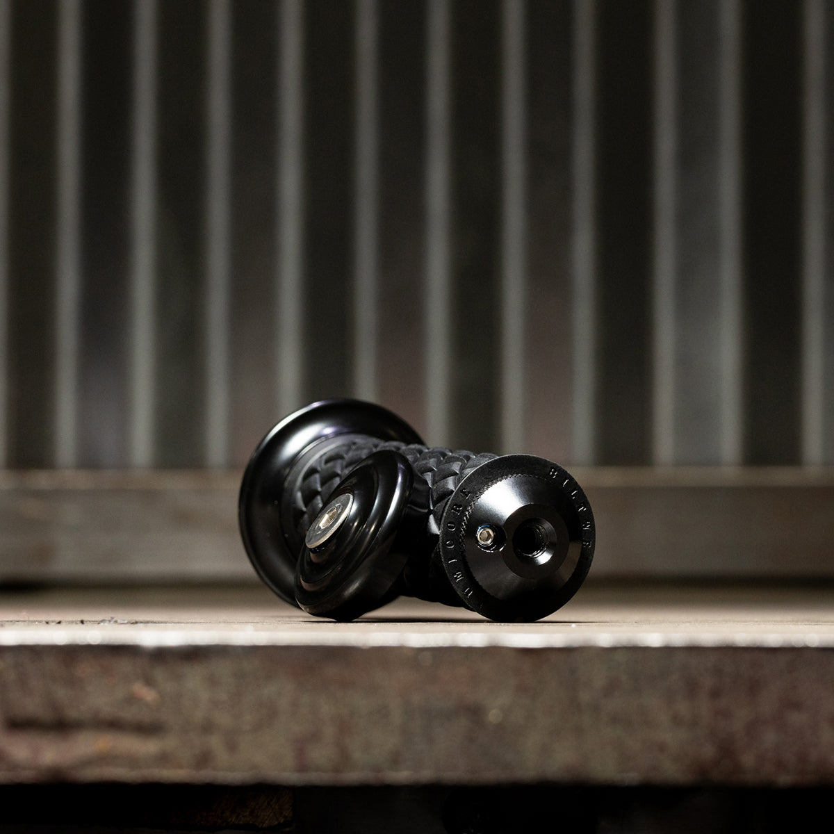 1" AlumiCore TBW Grips For H-D Bars With Internal Vibe Isolator on Clutch Side - Black Electroplate