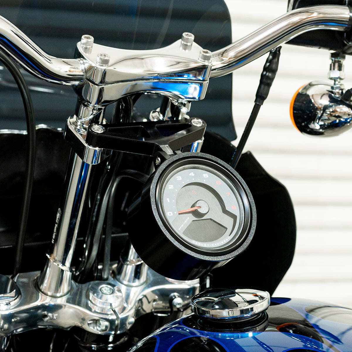 Softail Gauge Mount