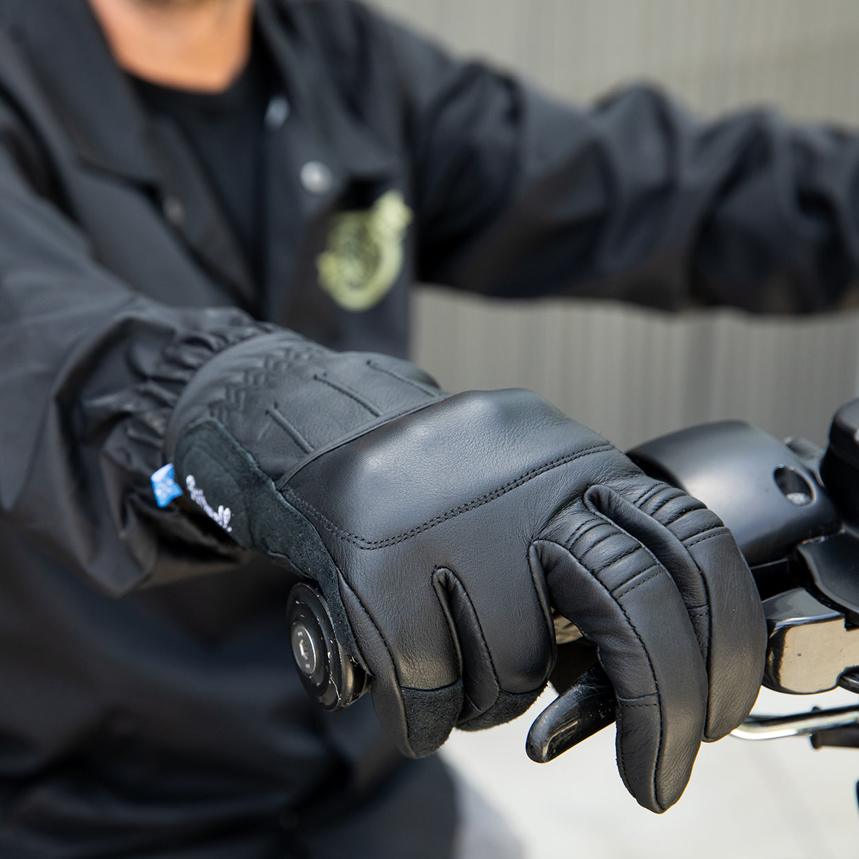 CLOSEOUT Belden Gloves - Black/Black