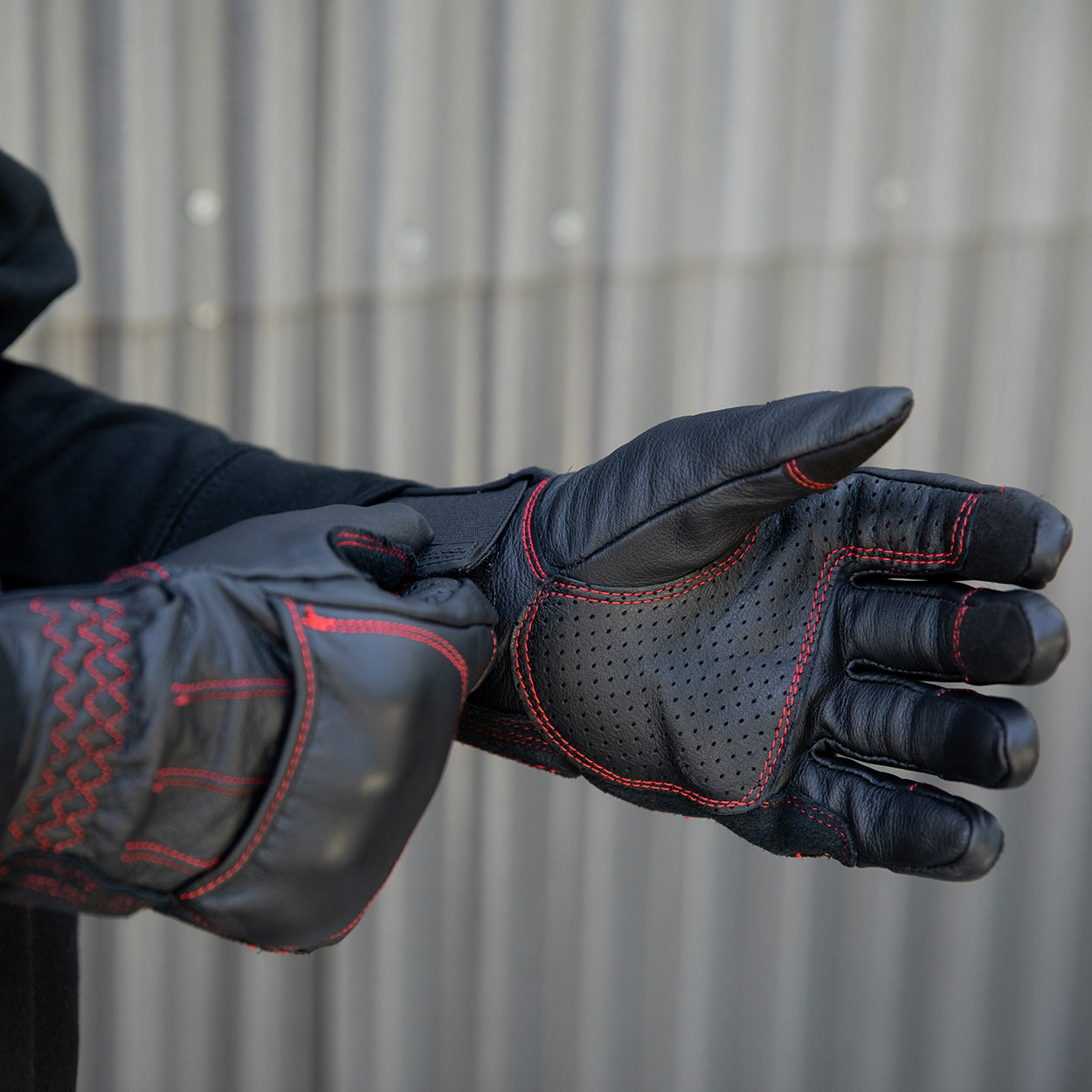 CLOSEOUT Belden Gloves - Redline