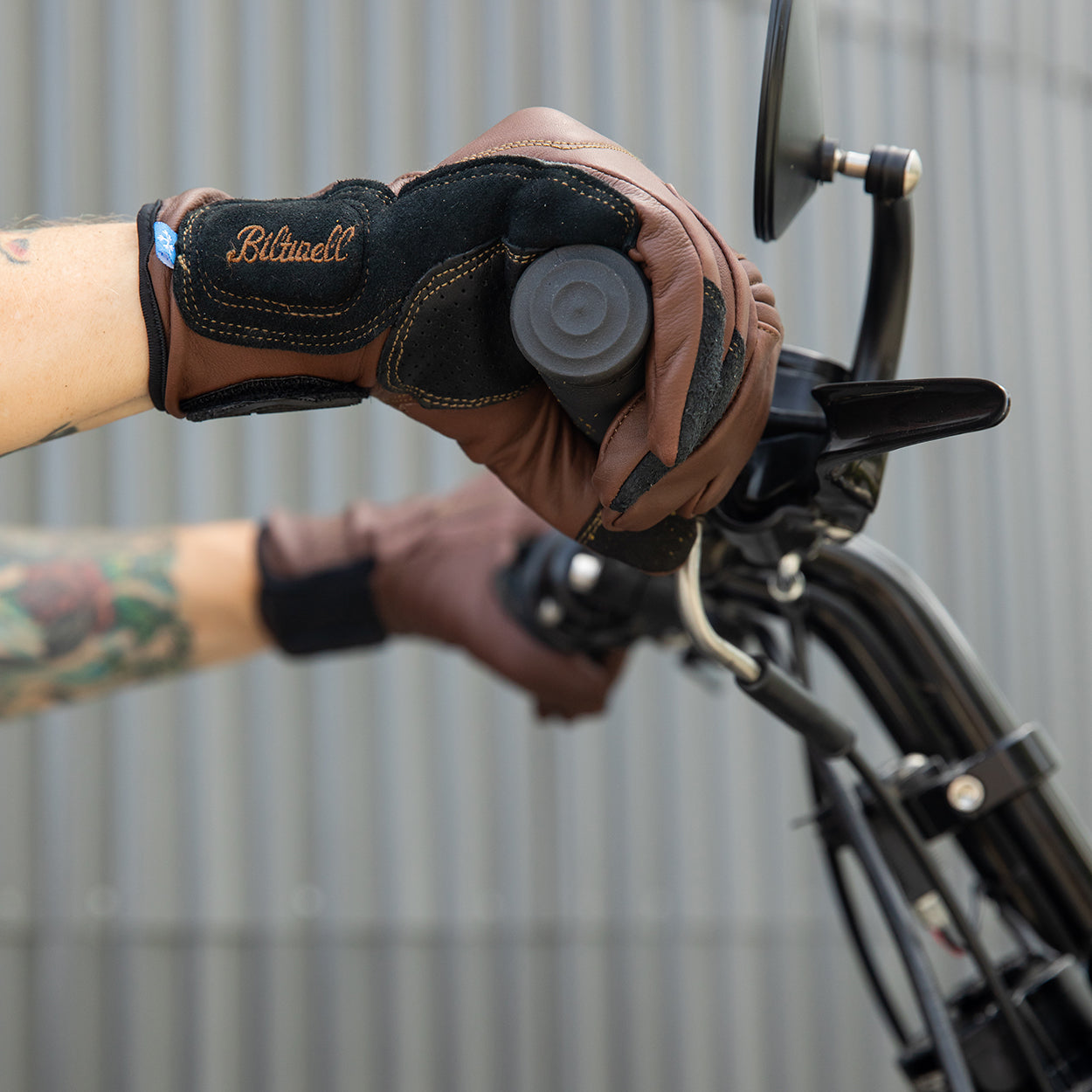 CLOSEOUT Belden Gloves - Chocolate/Black