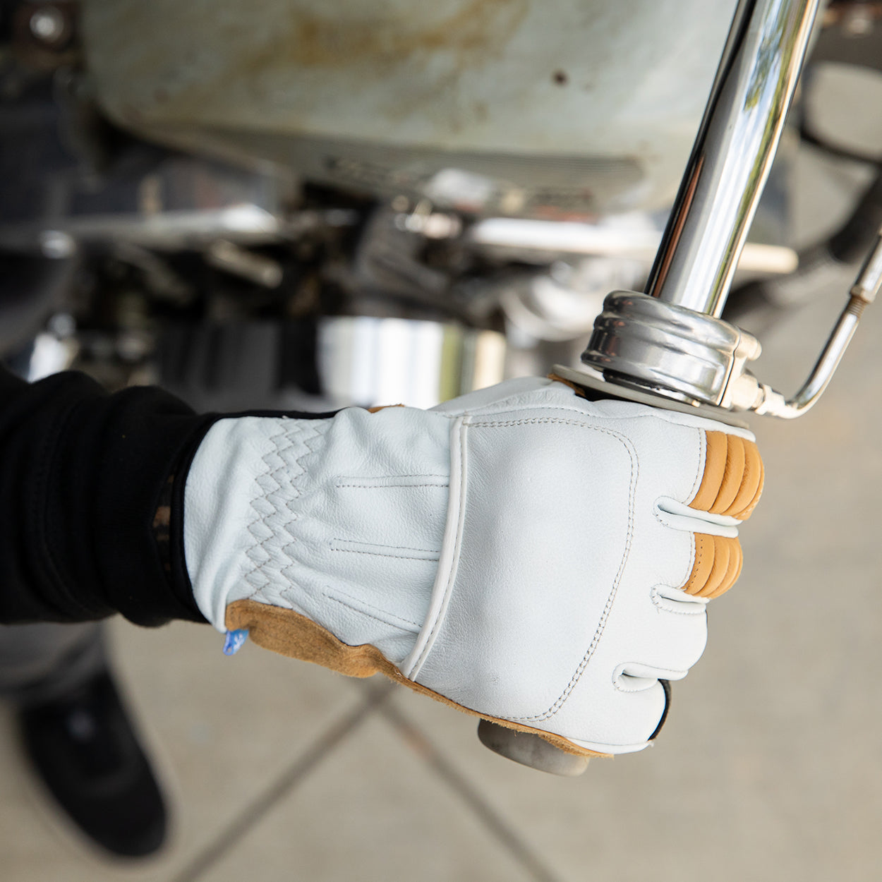 CLOSEOUT Belden Gloves - Cement