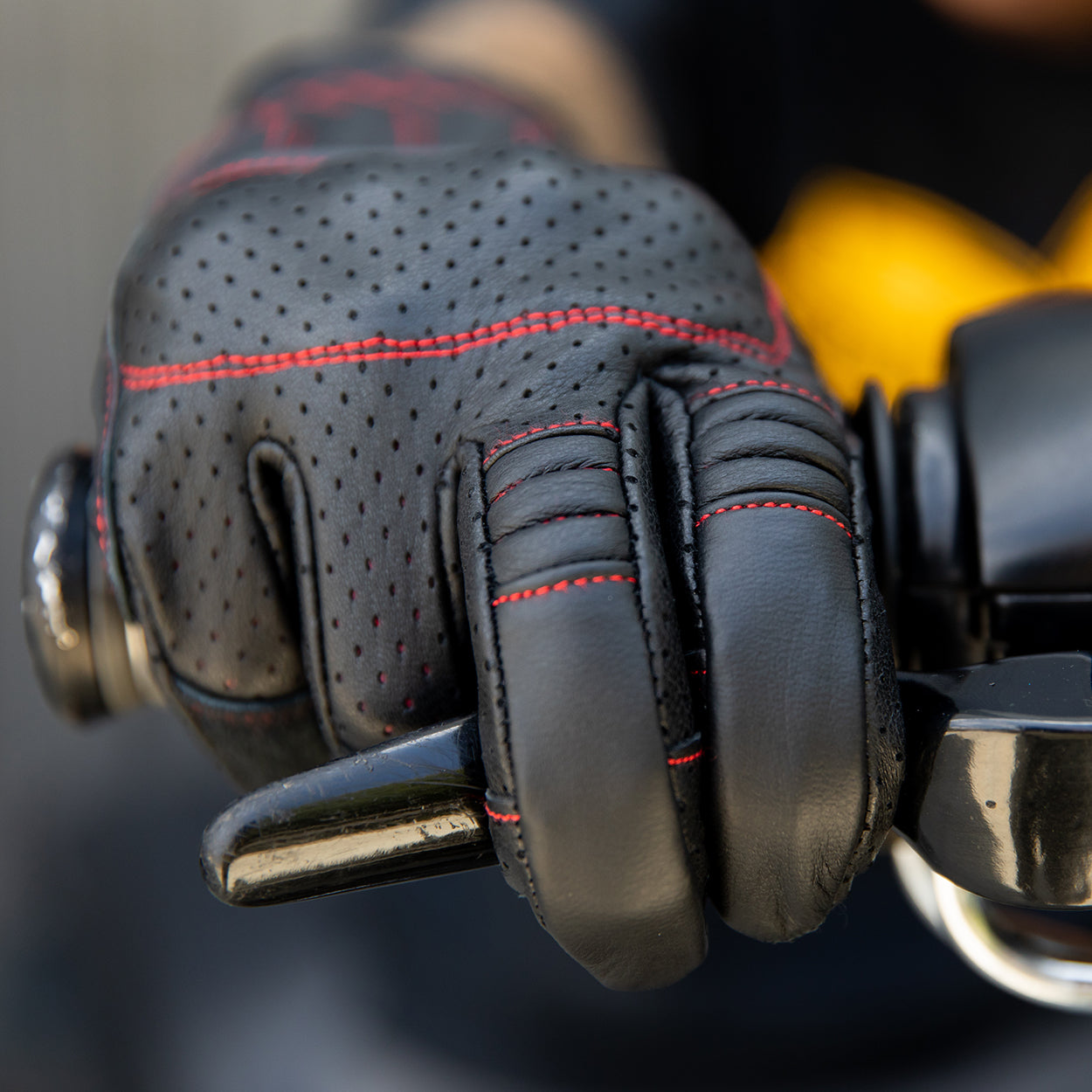 CLOSEOUT Borrego Gloves - Redline