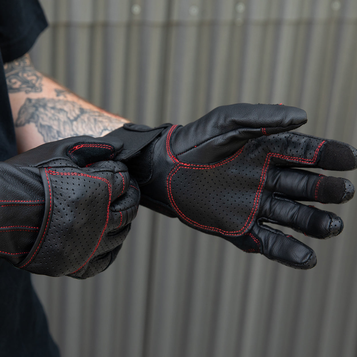 CLOSEOUT Borrego Gloves - Redline