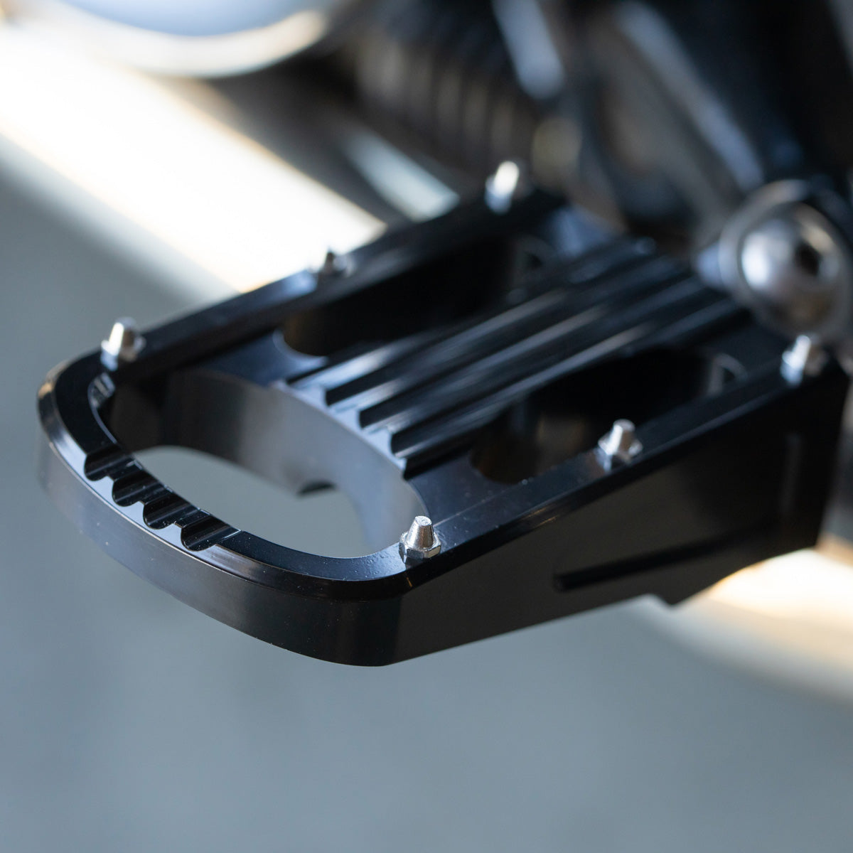 Punisher XL Foot Pegs HD Classic - Black Electroplate
