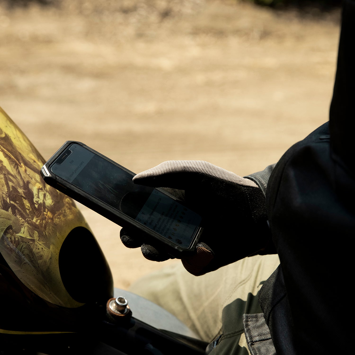 CLOSEOUT Moto Gloves - Coyote/Black - SIZE X-SMALL