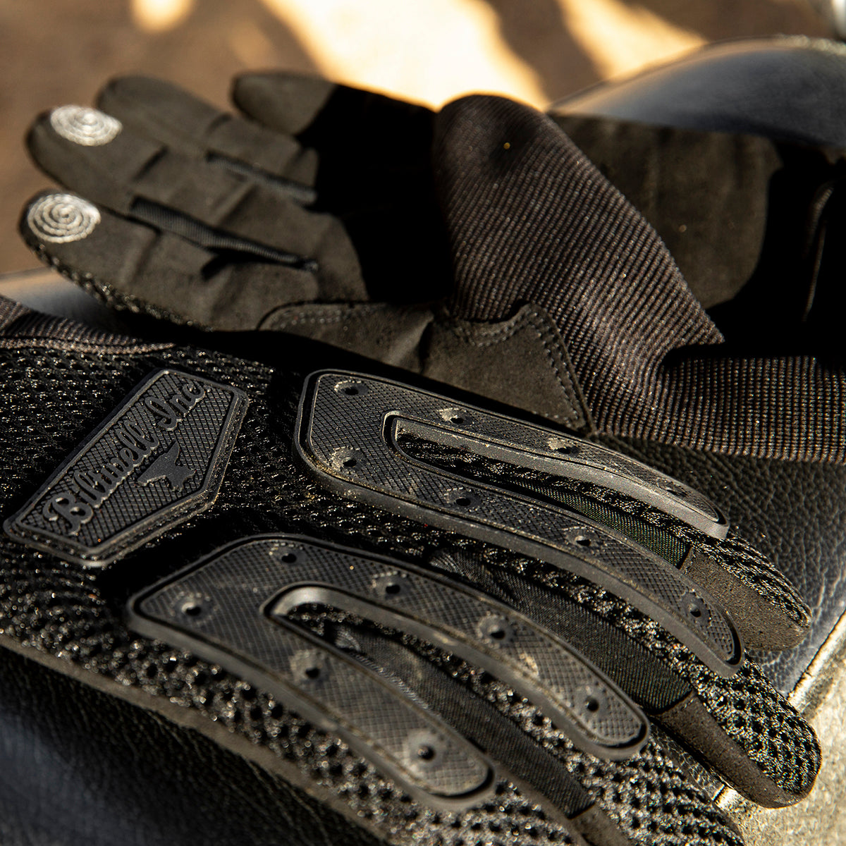 Anza Gloves - Black Out