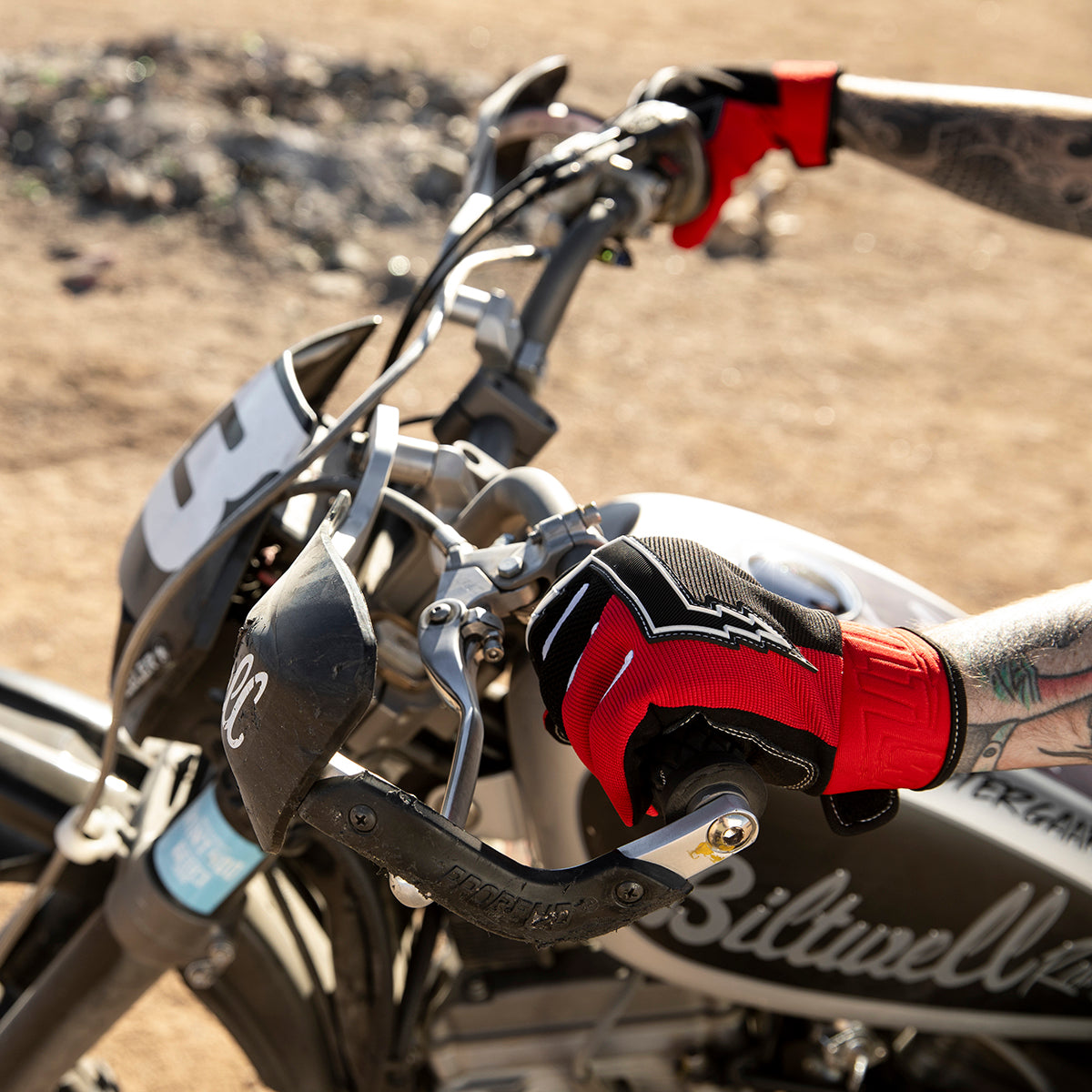 CLOSEOUT Baja Gloves Blemished - Red