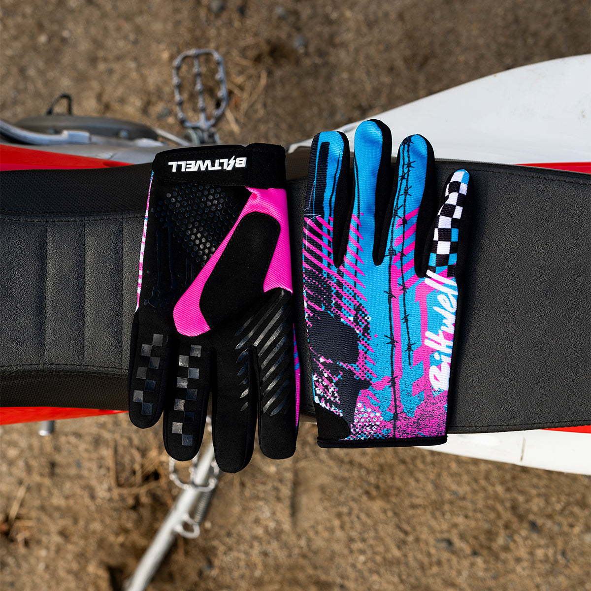 Ridgecrest Gloves - 1985