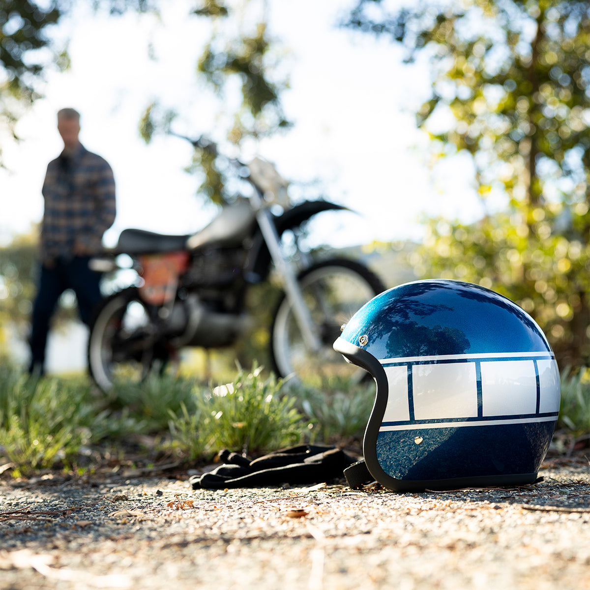 Bonanza Helmet - Holeshot Metallic Blue / Silver