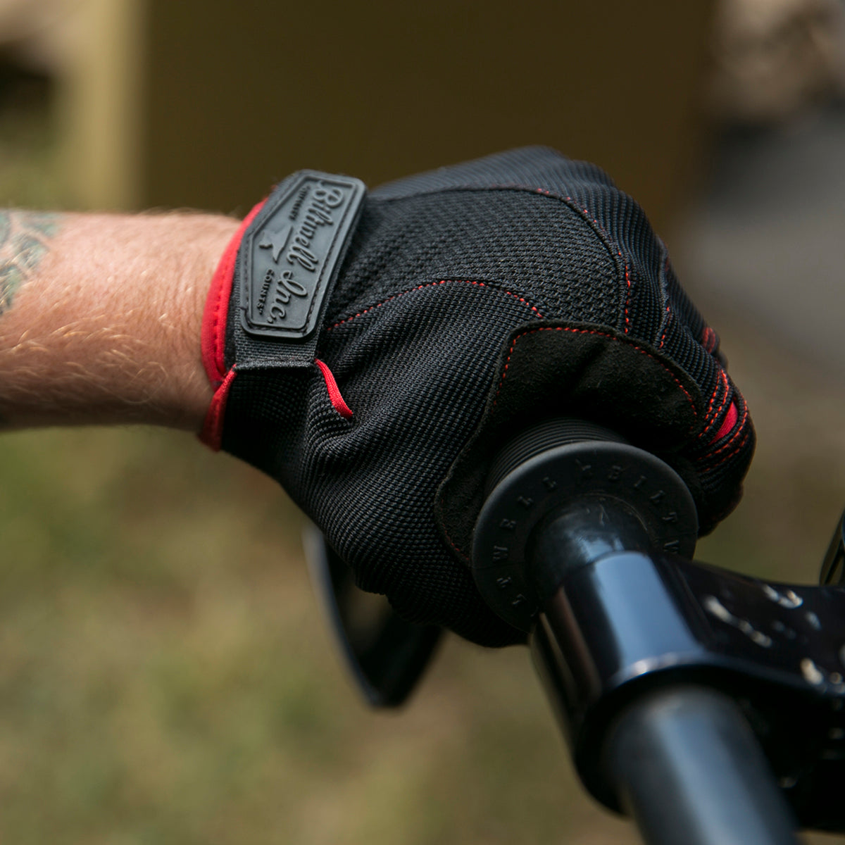 CLOSEOUT Moto Gloves - Black/Red