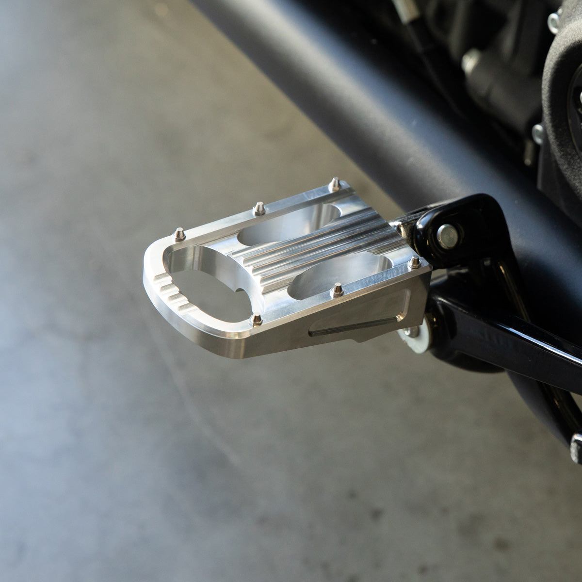 Punisher XL Foot Pegs HD Rider - Polished