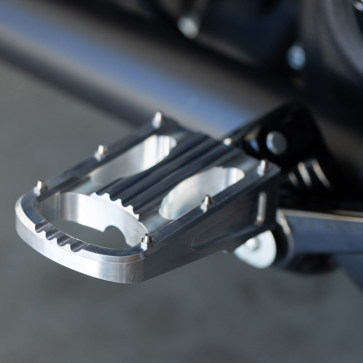 Punisher XL Foot Pegs HD Rider - Polished