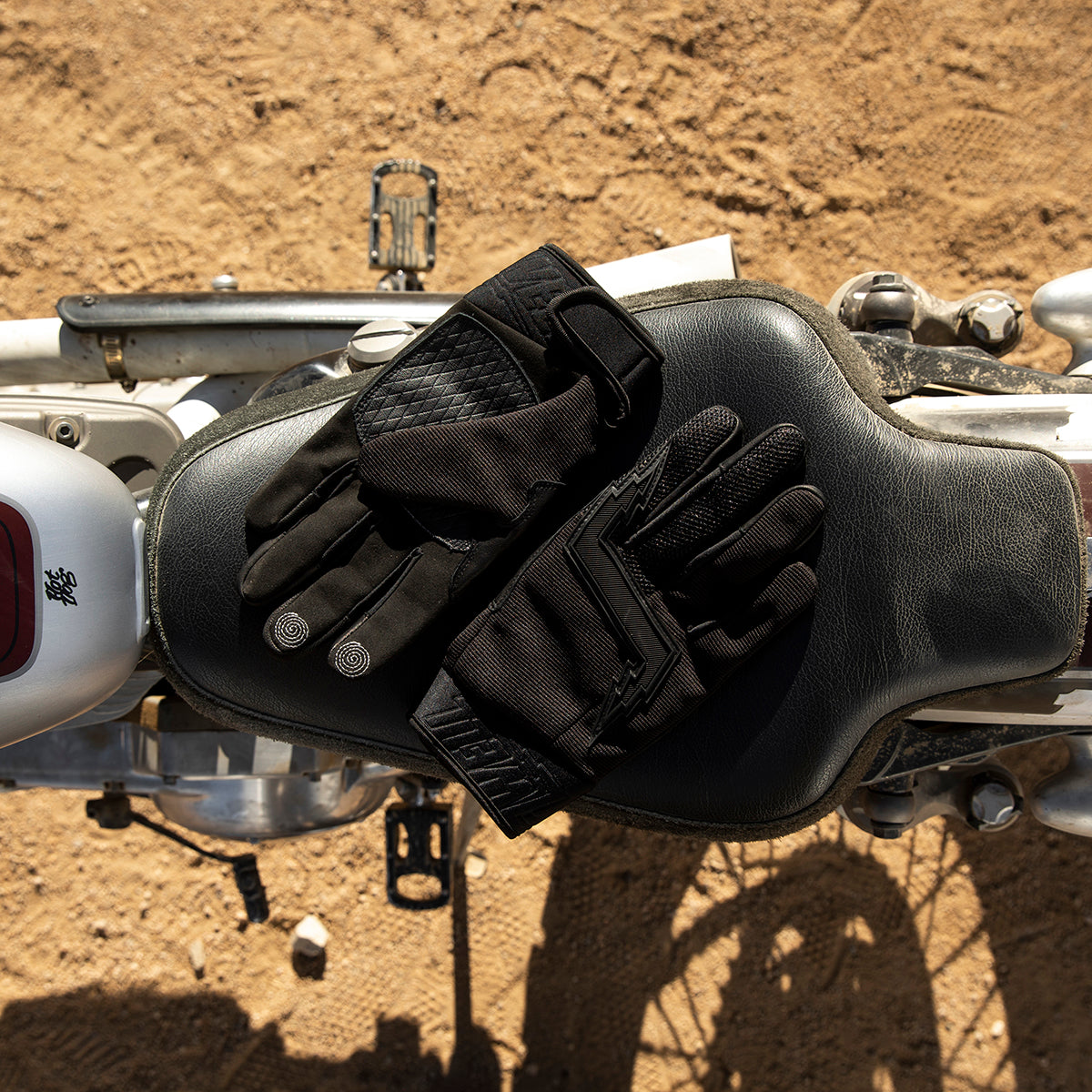 Baja Gloves - Black Out